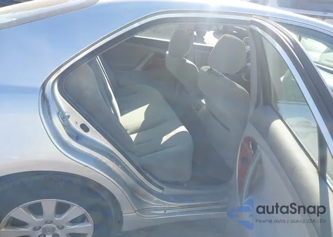 2008 Toyota Camry Ce/Le/Xle/Se z USA, uszkodzony, nr VIN 4T1BE46K28U757010